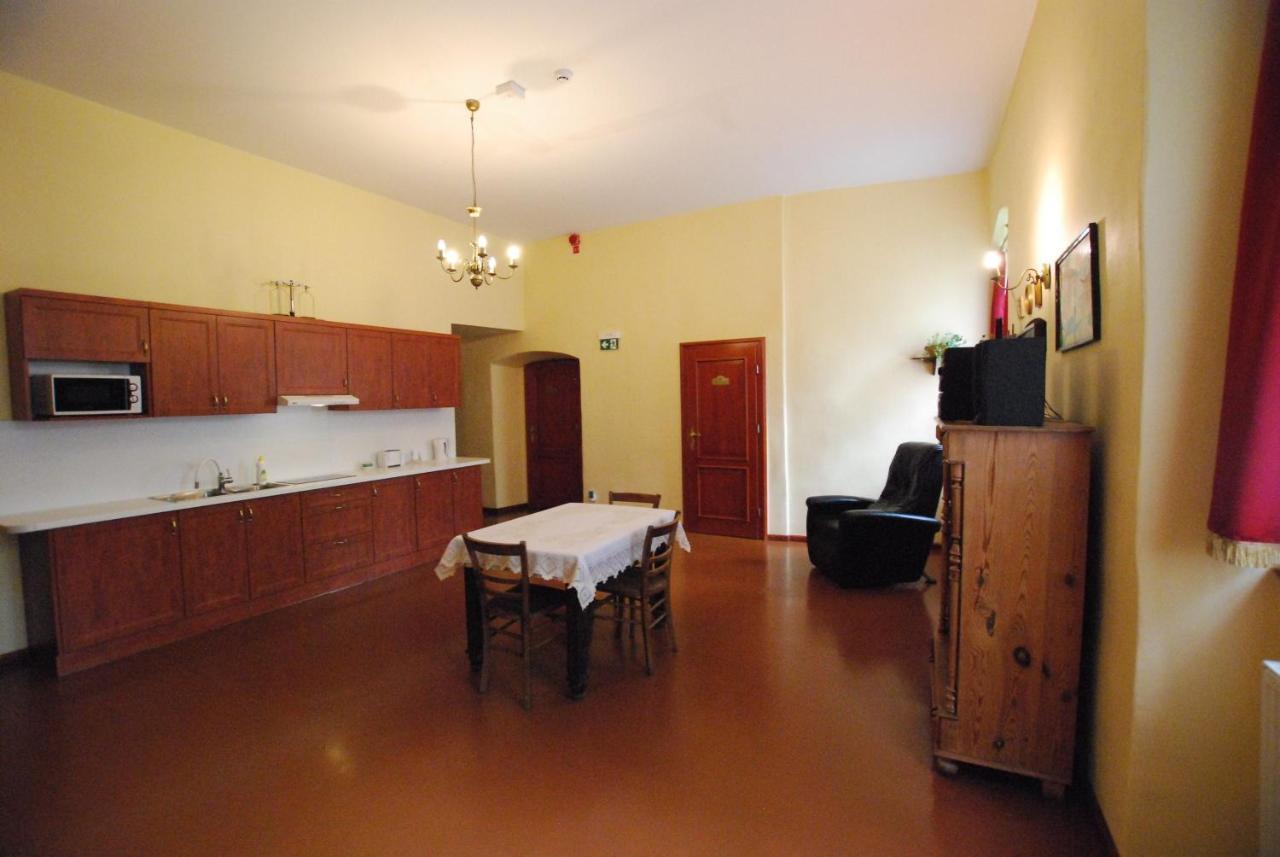 Aparthotel Zamek Dobroszyce Extérieur photo