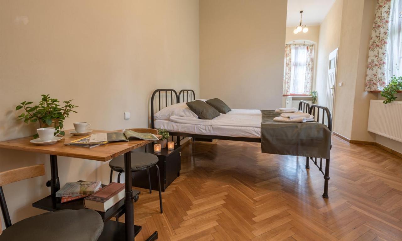 Aparthotel Zamek Dobroszyce Chambre photo