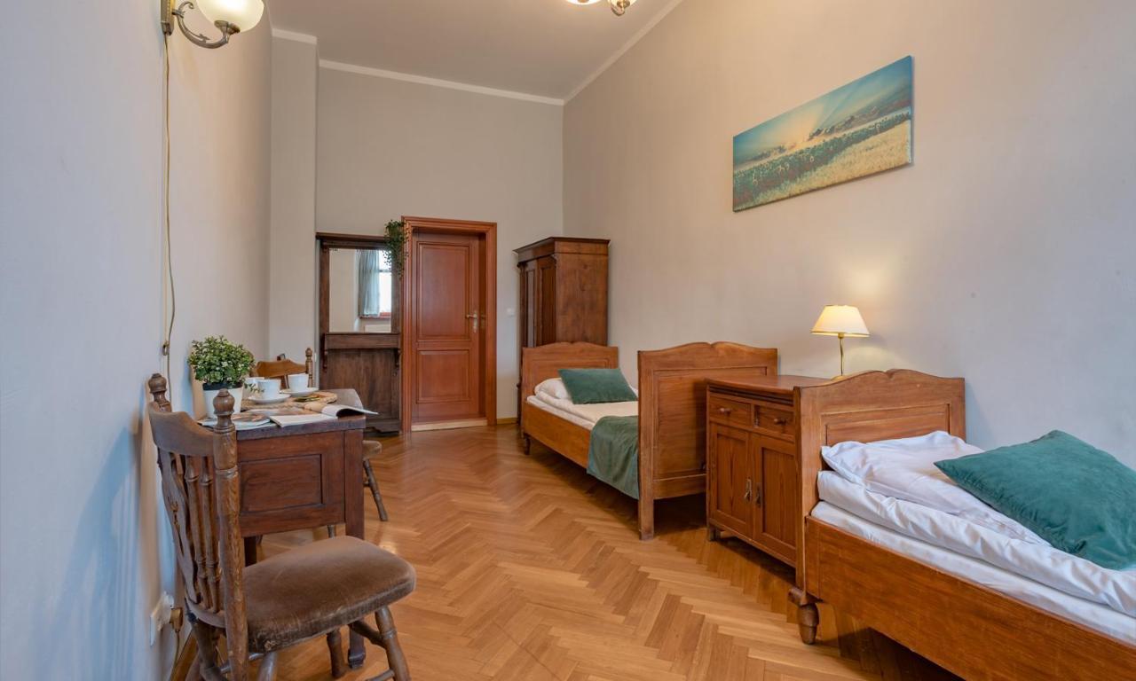 Aparthotel Zamek Dobroszyce Chambre photo