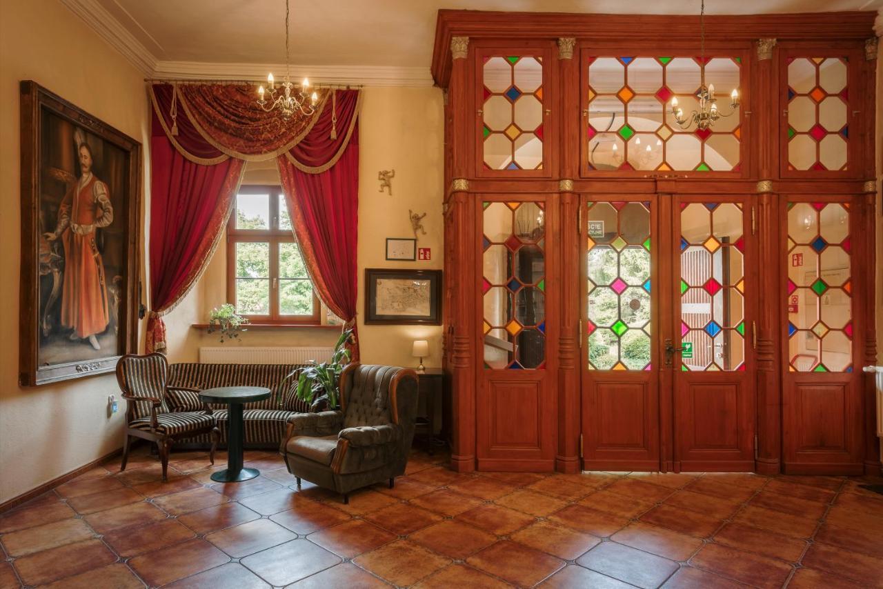 Aparthotel Zamek Dobroszyce Extérieur photo
