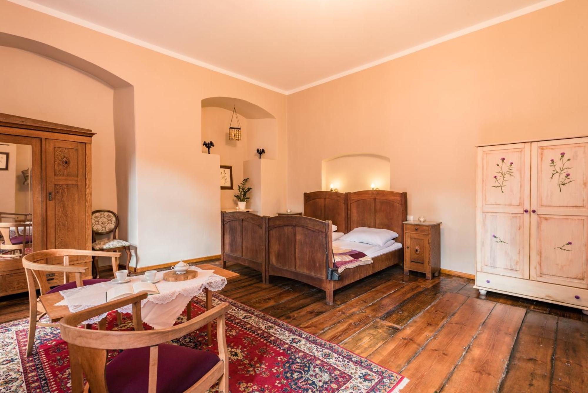 Aparthotel Zamek Dobroszyce Extérieur photo