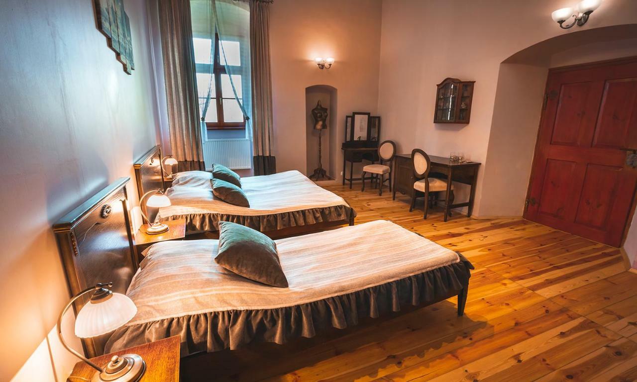 Aparthotel Zamek Dobroszyce Extérieur photo