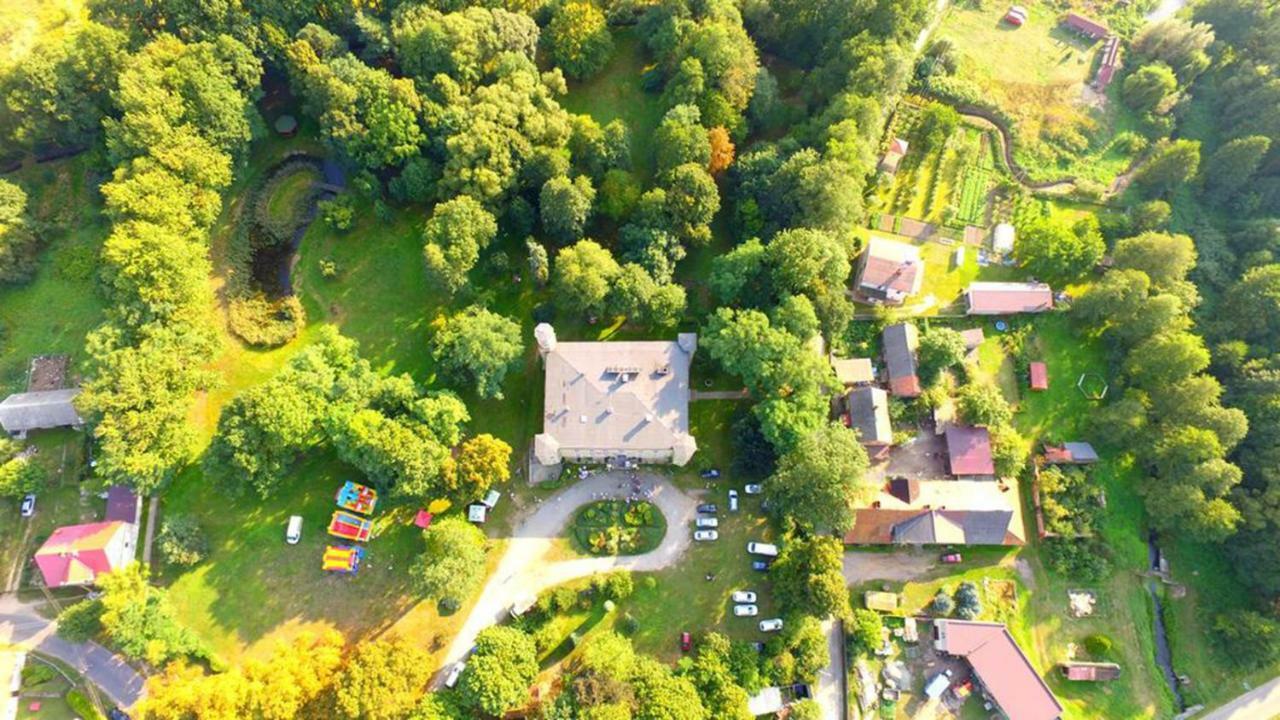 Aparthotel Zamek Dobroszyce Extérieur photo