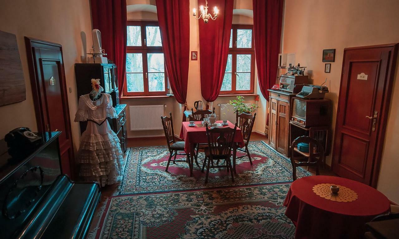 Aparthotel Zamek Dobroszyce Extérieur photo