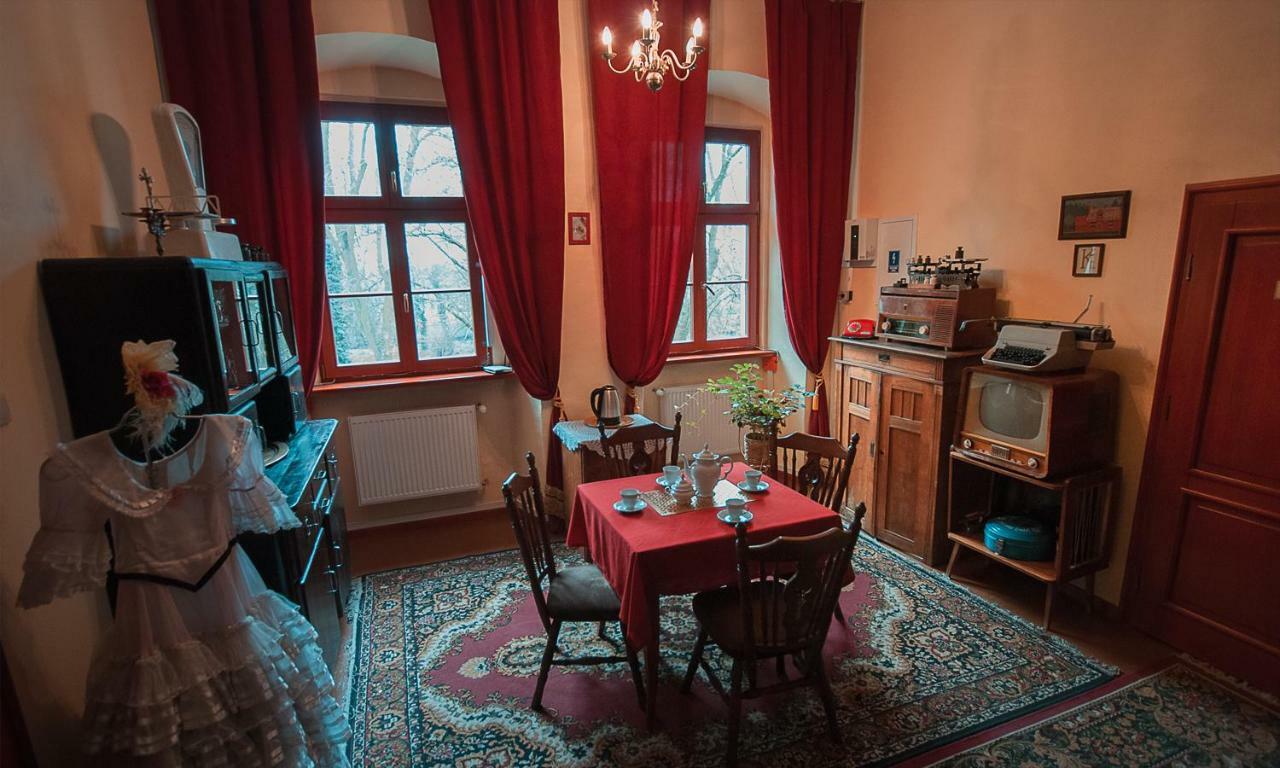 Aparthotel Zamek Dobroszyce Extérieur photo