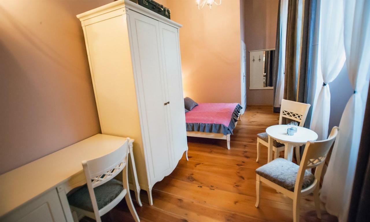 Aparthotel Zamek Dobroszyce Extérieur photo
