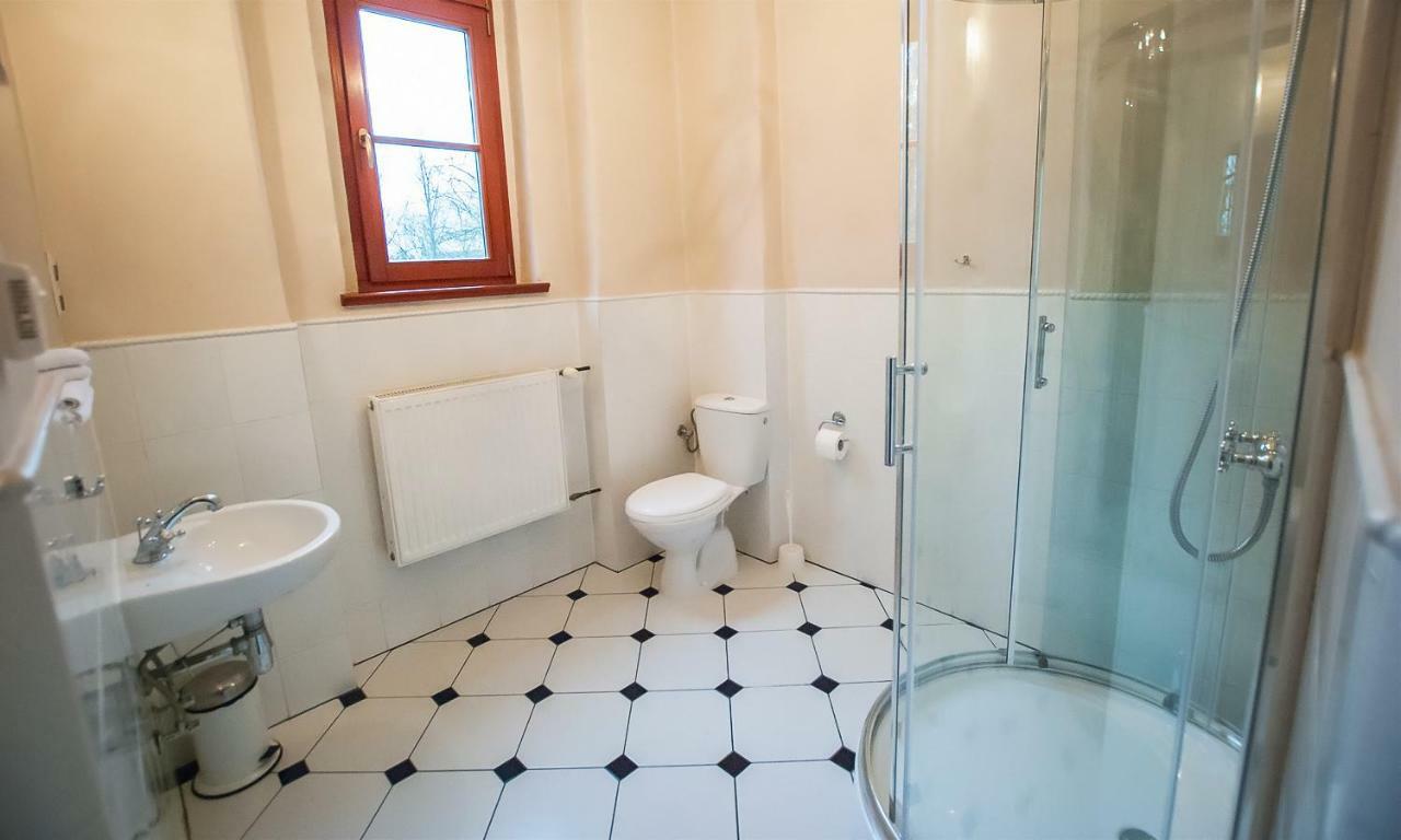 Aparthotel Zamek Dobroszyce Extérieur photo