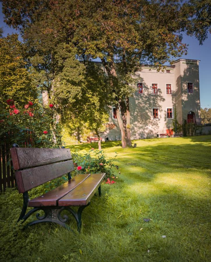 Aparthotel Zamek Dobroszyce Extérieur photo