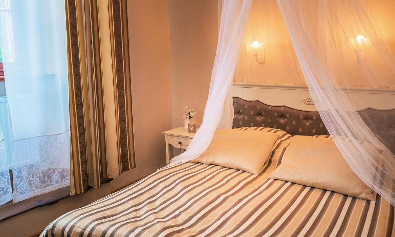 Aparthotel Zamek Dobroszyce Extérieur photo